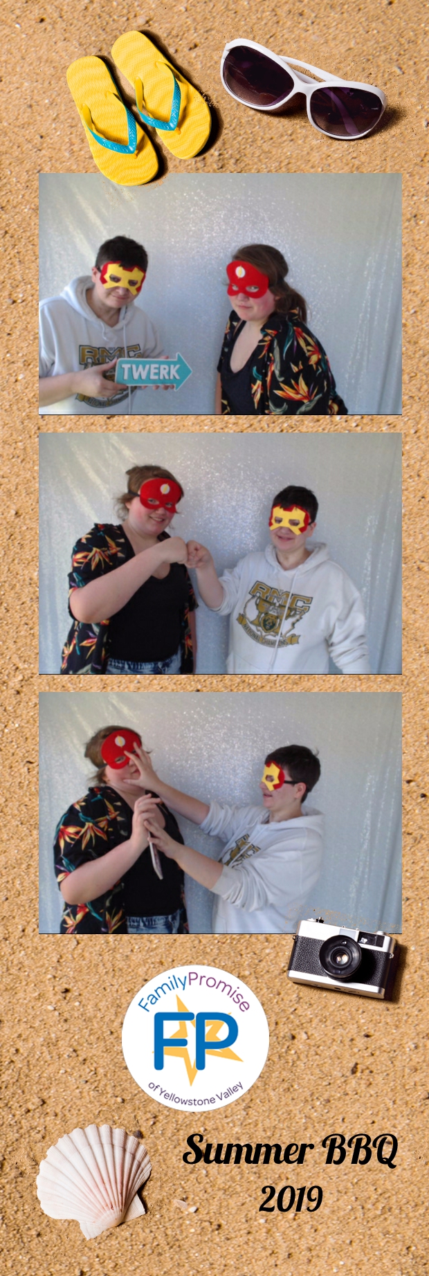 Family BBQ | View more photos from the event at gallery.photoboothbillings.com/u/PhotoBoothBillings/Family-BBQ
